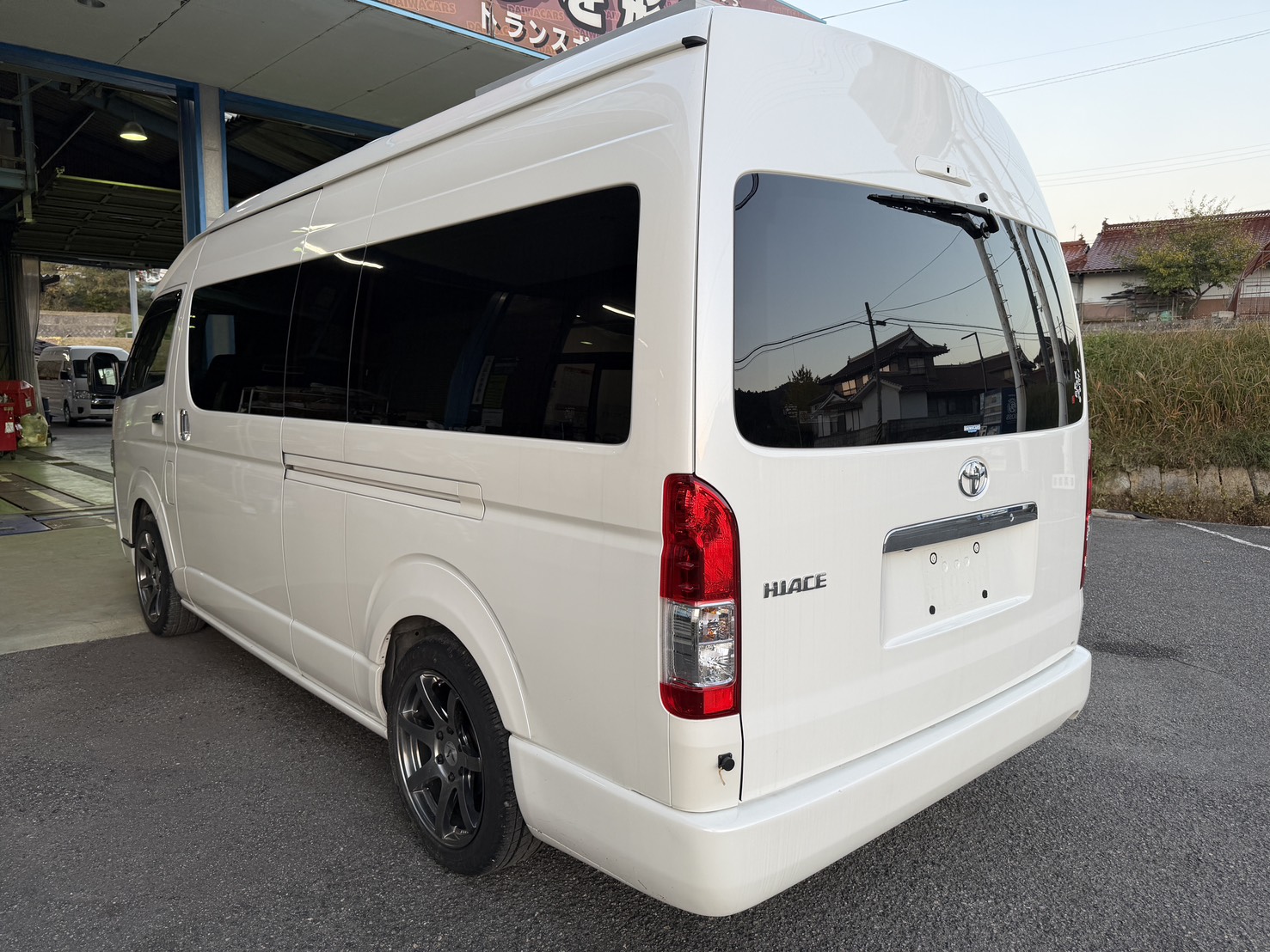 入荷しました！ キャンパー特装車ディーゼル4WDベースのRacingBOX