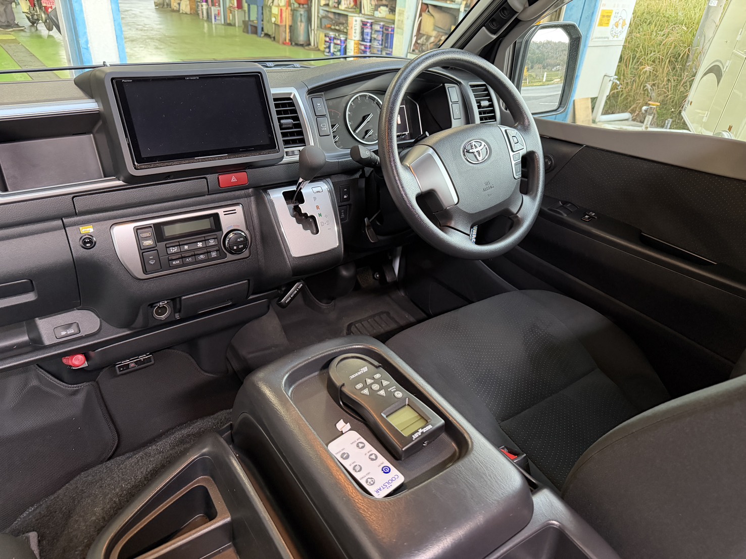 入荷しました！ キャンパー特装車ディーゼル4WDベースのRacingBOX